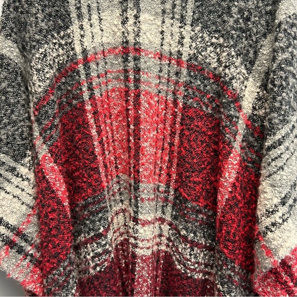 Woolrich Plaid Wrap with Fringe Accents - Picture 4 of 6